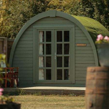 Glamping In Wiltshire The Green Knoll Is A Charm Chippenham  Exterior foto