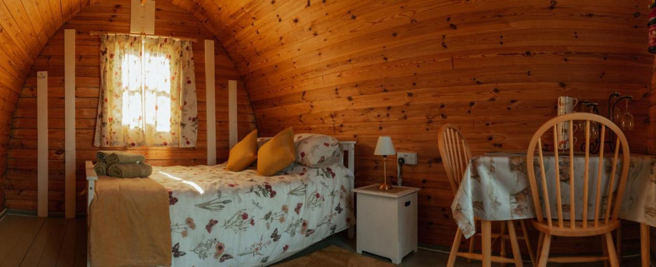 Glamping In Wiltshire The Green Knoll Is A Charm Chippenham  Exterior foto