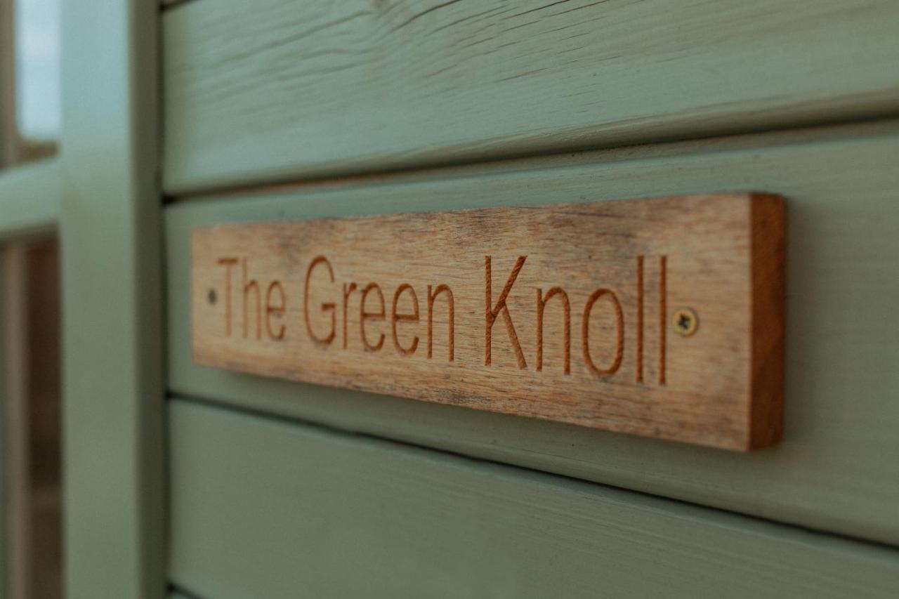 Glamping In Wiltshire The Green Knoll Is A Charm Chippenham  Exterior foto