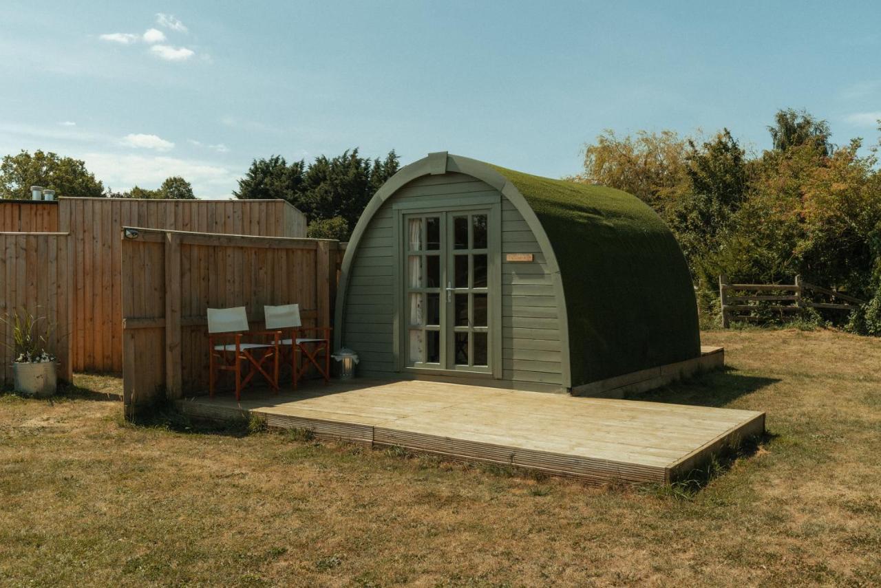 Glamping In Wiltshire The Green Knoll Is A Charm Chippenham  Exterior foto