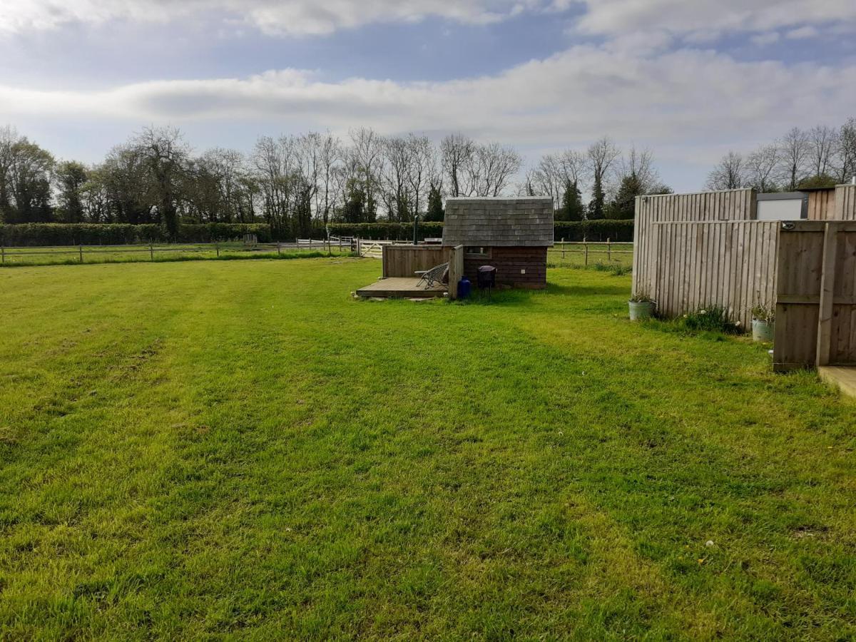 Glamping In Wiltshire The Green Knoll Is A Charm Chippenham  Exterior foto