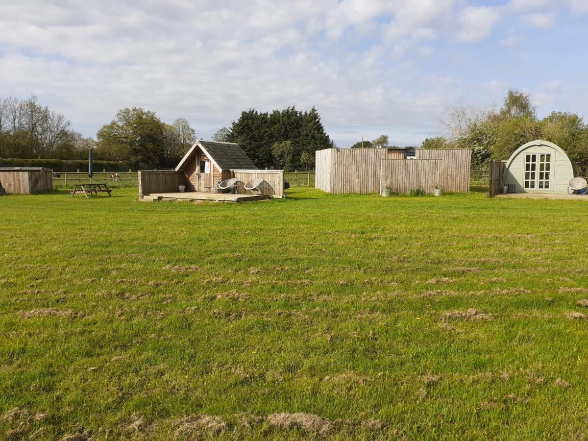 Glamping In Wiltshire The Green Knoll Is A Charm Chippenham  Exterior foto