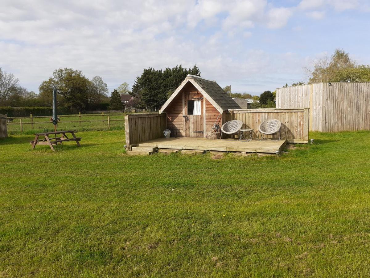 Glamping In Wiltshire The Green Knoll Is A Charm Chippenham  Exterior foto